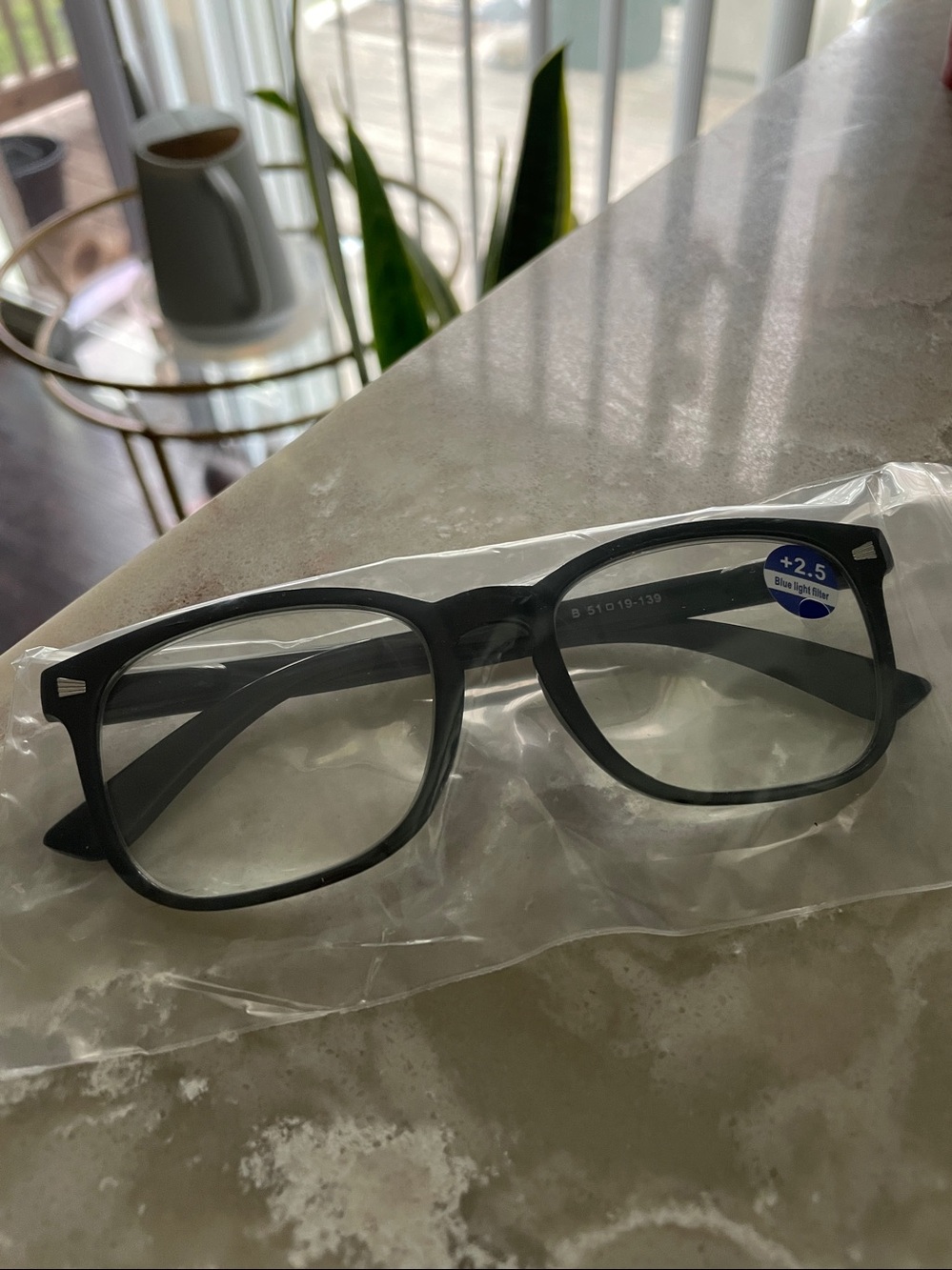 NEW 2.5 readers blue light lens black pop of silver soft bridge spring closure